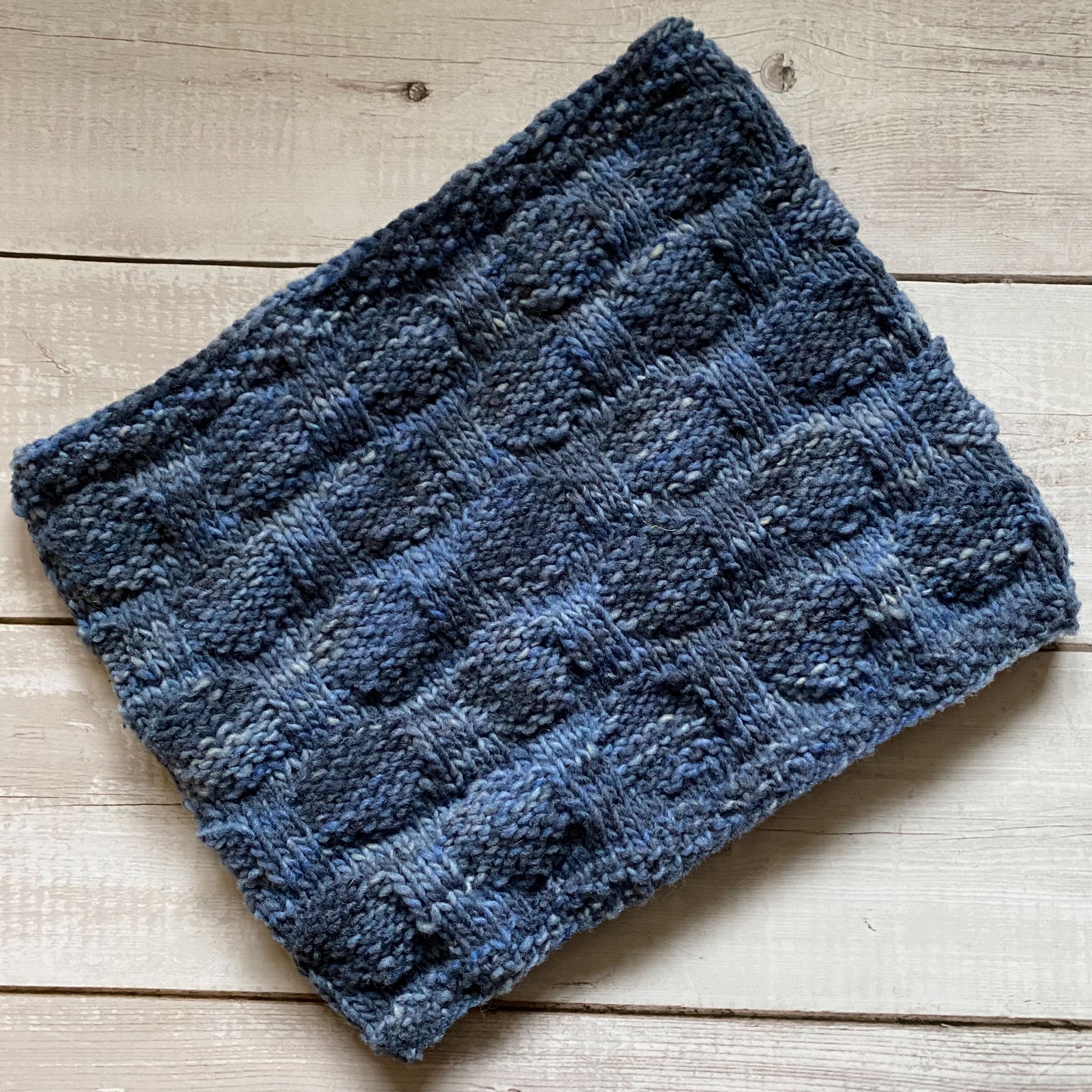 Dots Cowl - Strickanleitung